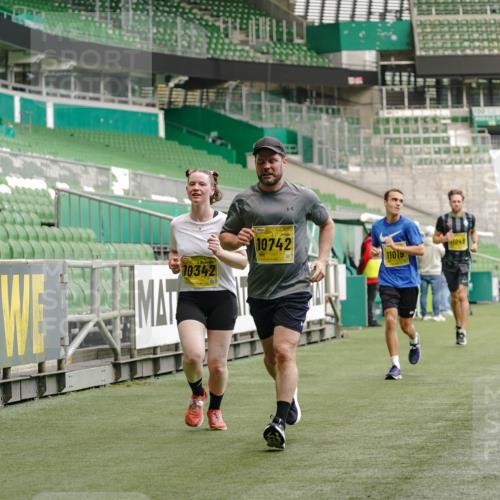 13.09.2026 - 21. swb-Marathon Bremen Michael Burmester http://msf.ph/oto/10435111 13.09.2026 10:25:30 Laufen im Stadion 10143, 10228, 10312, 10328, 10336, 10337, 10342, 10346, 10358, 10398, 10447, 10454, 10456, 10593, 10618, 10632, 10735, 10742, 10775, 10806, 10816, 10861, 10866, 10972, 10987, 10988, 11015, 11019, 11020, 11088, 11108, 11143, 11155, 11187, 11199, 11209, 11232, 11265, 11312, 11375, 11442, 11447, 11468, 11527, 11607, 11615, 11630, 11632, 11704, 11758, 11779, 11826, 11895, 11948, 12246, 12281, 12406, 12426, 12442, 12468, 12525, 13520, 13585, 13586 meine-sportfotos.de