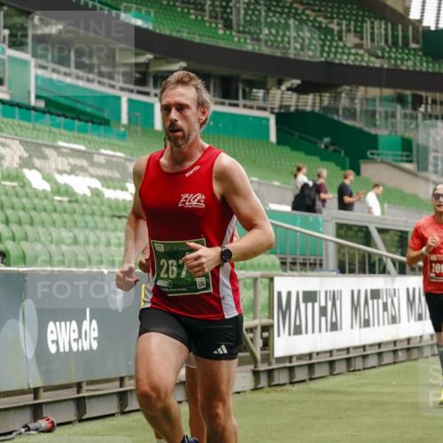 13.09.2026 - 21. swb-Marathon Bremen Michael Burmester http://msf.ph/oto/10435116 13.09.2026 12:37:25 Laufen im Stadion 346, 365, 466, 658, 850, 895, 1090, 1118, 1288, 1385, 1485, 1583, 1604, 1754, 2073, 2585, 2670, 3617, 7244, 7650, 7768, 8075, 8081, 8729, 9522, 9617, 13033, 250, 272, 299, 525, 919, 1089, 1212, 2072, 5428, 7741 meine-sportfotos.de