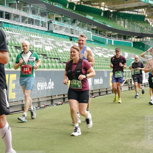 13.09.2026 - 21. swb-Marathon Bremen Michael Burmester http://msf.ph/oto/10435152 13.09.2026 13:05:21 Laufen im Stadion 178, 209, 217, 244, 323, 394, 430, 534, 536, 565, 647, 784, 891, 900, 1073, 1239, 1243, 1274, 1307, 1308, 1343, 1373, 1380, 1456, 1533, 1581, 1627, 1653, 1656, 1687, 1780, 1914, 1932, 1941, 2023, 2076, 2089, 2126, 2241, 2244, 2265, 2301, 2310, 2355, 2369, 2393, 2430, 2452, 2464, 2602, 2723, 2742, 2764, 2867, 2872, 2891, 2910, 2919, 2957, 2959, 2985, 3028, 3030, 3115, 3217, 3278, 3320, 3343, 3419, 3425, 3444, 3454, 3485, 3521, 3796, 3909, 242 meine-sportfotos.de