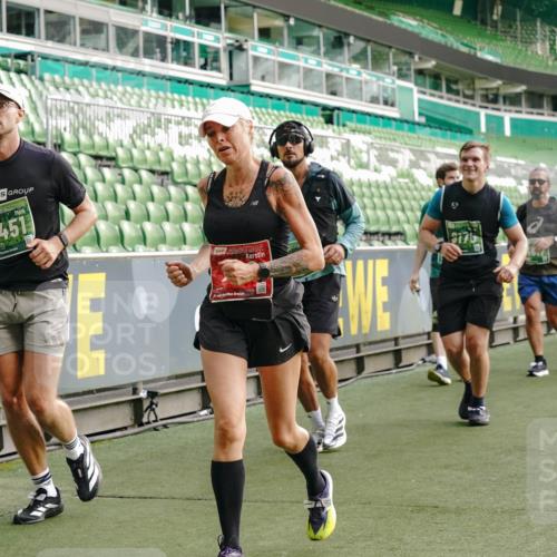 13.09.2026 - 21. swb-Marathon Bremen Michael Burmester http://msf.ph/oto/10435153 13.09.2026 13:33:47 Laufen im Stadion 155, 350, 428, 490, 594, 679, 690, 709, 765, 786, 787, 916, 1001, 1026, 1048, 1051, 1098, 1292, 1377, 1444, 1557, 1560, 1591, 1592, 1607, 1661, 1703, 1760, 1772, 1827, 1923, 1996, 2077, 2132, 2226, 2230, 2231, 2320, 2374, 2399, 2400, 2451, 2456, 2479, 2511, 2514, 2515, 2539, 2543, 2616, 2630, 2641, 2649, 2718, 2735, 2757, 2769, 2787, 2848, 2982, 3014, 3345, 3443, 3503, 3547, 3577, 3601, 3614, 3660, 3708, 3709, 3720, 3797, 3875, 3901, 3911, 3952, 4001, 4014 meine-sportfotos.de