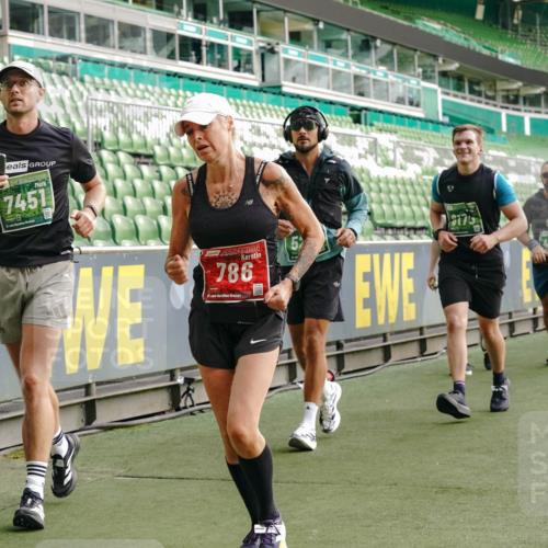 13.09.2026 - 21. swb-Marathon Bremen Michael Burmester http://msf.ph/oto/10435165 13.09.2026 13:33:48 Laufen im Stadion 155, 350, 428, 490, 594, 679, 709, 765, 786, 787, 916, 1001, 1026, 1048, 1051, 1098, 1292, 1377, 1444, 1557, 1560, 1591, 1592, 1607, 1661, 1703, 1760, 1772, 1827, 1923, 1996, 2077, 2132, 2226, 2230, 2231, 2320, 2374, 2399, 2400, 2451, 2456, 2479, 2511, 2514, 2515, 2539, 2543, 2616, 2630, 2641, 2649, 2718, 2735, 2757, 2769, 2787, 2848, 2982, 3014, 3345, 3443, 3503, 3547, 3577, 3601, 3614, 3660, 3708, 3709, 3720, 3797, 3875, 3901, 3911, 3952, 4001, 4014 meine-sportfotos.de