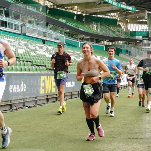 13.09.2026 - 21. swb-Marathon Bremen Michael Burmester http://msf.ph/oto/10435192 13.09.2026 13:05:23 Laufen im Stadion 178, 209, 217, 244, 323, 394, 430, 534, 536, 565, 647, 784, 891, 900, 1073, 1239, 1243, 1274, 1307, 1308, 1343, 1373, 1380, 1456, 1533, 1581, 1627, 1653, 1656, 1687, 1780, 1914, 1932, 1941, 2023, 2076, 2089, 2126, 2241, 2244, 2265, 2301, 2310, 2355, 2369, 2393, 2430, 2452, 2464, 2602, 2723, 2742, 2764, 2867, 2872, 2891, 2910, 2919, 2957, 2959, 2985, 3028, 3030, 3115, 3217, 3278, 3320, 3343, 3419, 3425, 3444, 3485, 3521, 3796, 3909, 242 meine-sportfotos.de