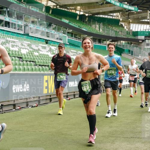 13.09.2026 - 21. swb-Marathon Bremen Michael Burmester http://msf.ph/oto/10435208 13.09.2026 13:05:23 Laufen im Stadion 178, 209, 217, 244, 323, 394, 430, 534, 536, 565, 647, 784, 891, 900, 1073, 1239, 1243, 1274, 1307, 1308, 1343, 1373, 1380, 1456, 1533, 1581, 1627, 1653, 1656, 1687, 1780, 1914, 1932, 1941, 2023, 2076, 2089, 2126, 2241, 2244, 2265, 2301, 2310, 2355, 2369, 2393, 2430, 2452, 2464, 2602, 2723, 2742, 2764, 2867, 2872, 2891, 2910, 2919, 2957, 2959, 2985, 3028, 3030, 3115, 3217, 3278, 3320, 3343, 3419, 3425, 3444, 3485, 3521, 3796, 3909, 242 meine-sportfotos.de