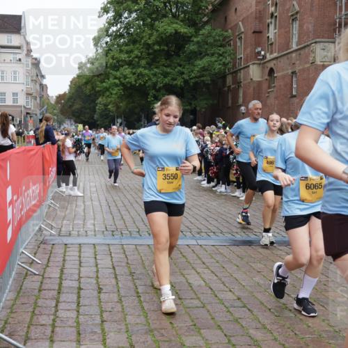 13.09.2026 - Kiel Lauf Yannick Fuchs http://msf.ph/oto/10435222 13.09.2026 09:49:02 Ziel 830, 2867, 3418, 3550, 4961, 6065, 6278, 6362, 6593, 8844, 9001, 9058, 9219, 9691, 10092, 11190, 11294, 11322, 11411, 12614, 467, 830, 1547, 1731, 2047, 2663, 2676, 2852, 2921, 2943, 3509, 3843, 5784, 6239, 7071, 7432, 7448, 8455, 9209, 9382, 9384, 10458, 10729, 10961, 11054, 11184, 11694, 221, 784, 1559, 1561, 2115, 2592, 2626, 2731, 2919, 3094, 4173, 4333, 4364, 4962, 8617, 8681, 8869, 10150, 11989, 11990, 1493, 4350, 5518 meine-sportfotos.de