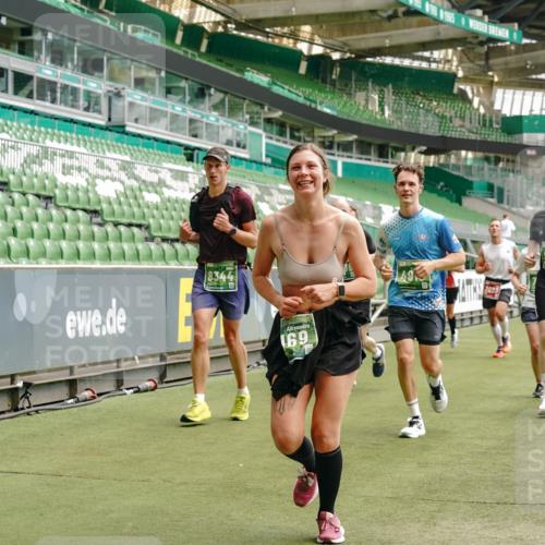 13.09.2026 - 21. swb-Marathon Bremen Michael Burmester http://msf.ph/oto/10435240 13.09.2026 13:05:23 Laufen im Stadion 178, 209, 217, 244, 323, 394, 430, 534, 536, 565, 647, 784, 891, 900, 1073, 1239, 1243, 1274, 1307, 1308, 1343, 1373, 1380, 1456, 1533, 1581, 1627, 1653, 1656, 1687, 1780, 1914, 1932, 1941, 2023, 2076, 2089, 2126, 2241, 2244, 2265, 2301, 2310, 2355, 2369, 2393, 2430, 2452, 2464, 2602, 2723, 2742, 2764, 2867, 2872, 2891, 2910, 2919, 2957, 2959, 2985, 3028, 3030, 3115, 3217, 3278, 3320, 3343, 3419, 3425, 3444, 3485, 3521, 3796, 3909, 242 meine-sportfotos.de