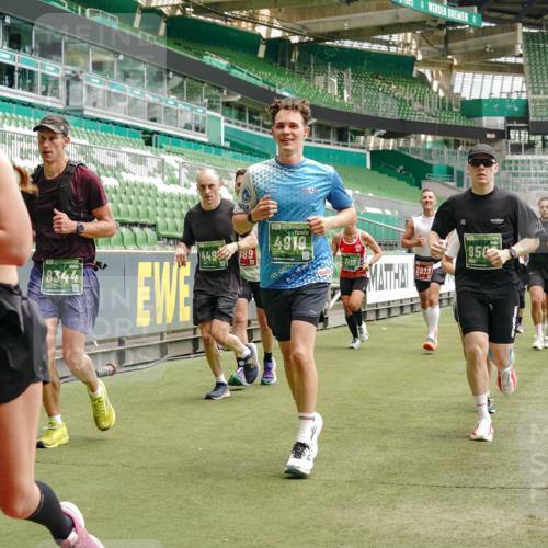13.09.2026 - 21. swb-Marathon Bremen Michael Burmester http://msf.ph/oto/10435296 13.09.2026 13:05:24 Laufen im Stadion 178, 209, 217, 244, 323, 394, 430, 454, 534, 536, 565, 647, 784, 891, 900, 1073, 1239, 1243, 1274, 1307, 1308, 1343, 1373, 1380, 1456, 1533, 1581, 1627, 1653, 1656, 1687, 1780, 1914, 1932, 1941, 2023, 2076, 2089, 2126, 2241, 2244, 2265, 2301, 2310, 2355, 2369, 2393, 2430, 2452, 2464, 2602, 2723, 2742, 2764, 2867, 2872, 2891, 2910, 2919, 2957, 2959, 2985, 3028, 3030, 3115, 3217, 3278, 3320, 3343, 3419, 3425, 3444, 3485, 3521, 3796, 3909, 242 meine-sportfotos.de