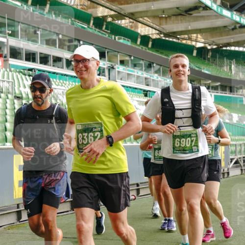 13.09.2026 - 21. swb-Marathon Bremen Michael Burmester http://msf.ph/oto/10435337 13.09.2026 13:33:59 Laufen im Stadion 155, 170, 193, 368, 428, 594, 679, 709, 765, 786, 787, 916, 1001, 1026, 1048, 1051, 1098, 1292, 1377, 1444, 1553, 1557, 1560, 1591, 1592, 1607, 1661, 1703, 1760, 1772, 1784, 1827, 1996, 2077, 2132, 2226, 2230, 2231, 2338, 2374, 2399, 2400, 2451, 2479, 2511, 2515, 2539, 2543, 2616, 2630, 2641, 2718, 2735, 2757, 2769, 2787, 2791, 2982, 3014, 3345, 3443, 3503, 3547, 3577, 3601, 3614, 3660, 3708, 3709, 3720, 3797, 3875, 3901, 3911, 3952, 4001, 4014, 5151 meine-sportfotos.de