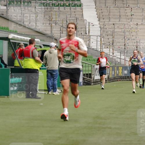 13.09.2026 - 21. swb-Marathon Bremen Michael Burmester http://msf.ph/oto/10435342 13.09.2026 12:37:40 Laufen im Stadion 346, 365, 466, 658, 895, 1090, 1118, 1288, 1385, 1485, 1583, 1604, 1754, 2073, 2141, 2352, 2585, 2670, 3080, 3606, 3617, 6112, 7244, 7650, 7768, 8077, 8081, 8729, 9399, 9522, 9617, 250, 272, 299, 525, 919, 1089, 1212, 2072, 5428, 7741 meine-sportfotos.de