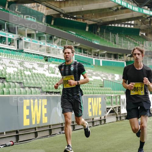 13.09.2026 - 21. swb-Marathon Bremen Michael Burmester http://msf.ph/oto/10435343 13.09.2026 10:25:37 Laufen im Stadion 10143, 10210, 10228, 10312, 10328, 10336, 10337, 10342, 10346, 10358, 10398, 10447, 10454, 10456, 10593, 10632, 10735, 10742, 10775, 10806, 10816, 10861, 10866, 10972, 10987, 10988, 11015, 11019, 11020, 11088, 11108, 11155, 11187, 11199, 11209, 11232, 11265, 11312, 11375, 11442, 11447, 11468, 11527, 11607, 11615, 11630, 11632, 11704, 11758, 11826, 11895, 11948, 12281, 12406, 12426, 12442, 12525, 13585 meine-sportfotos.de