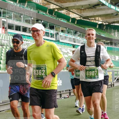 13.09.2026 - 21. swb-Marathon Bremen Michael Burmester http://msf.ph/oto/10435348 13.09.2026 13:33:59 Laufen im Stadion 155, 170, 193, 368, 428, 594, 679, 709, 765, 786, 787, 916, 1001, 1026, 1048, 1051, 1098, 1292, 1377, 1444, 1553, 1557, 1560, 1591, 1592, 1607, 1661, 1703, 1760, 1772, 1784, 1827, 1996, 2077, 2132, 2226, 2230, 2231, 2338, 2374, 2399, 2400, 2451, 2479, 2511, 2515, 2539, 2543, 2616, 2630, 2641, 2718, 2735, 2757, 2769, 2787, 2791, 2982, 3014, 3345, 3443, 3503, 3547, 3577, 3601, 3614, 3660, 3708, 3709, 3720, 3797, 3875, 3901, 3911, 3952, 4001, 4014, 5151 meine-sportfotos.de