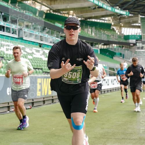 13.09.2026 - 21. swb-Marathon Bremen Michael Burmester http://msf.ph/oto/10435416 13.09.2026 13:05:26 Laufen im Stadion 109, 178, 217, 244, 323, 394, 430, 454, 534, 536, 565, 647, 784, 891, 900, 1073, 1239, 1243, 1274, 1307, 1308, 1373, 1380, 1456, 1533, 1581, 1627, 1653, 1656, 1687, 1780, 1914, 1932, 1941, 2023, 2076, 2089, 2126, 2241, 2244, 2265, 2301, 2310, 2355, 2369, 2393, 2430, 2452, 2464, 2602, 2723, 2742, 2764, 2867, 2872, 2891, 2910, 2919, 2957, 2959, 2985, 3028, 3030, 3115, 3217, 3278, 3320, 3343, 3419, 3425, 3444, 3485, 3521, 3796, 3909, 242 meine-sportfotos.de