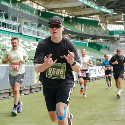 13.09.2026 - 21. swb-Marathon Bremen Michael Burmester http://msf.ph/oto/10435432 13.09.2026 13:05:26 Laufen im Stadion 109, 178, 217, 244, 323, 394, 430, 454, 534, 536, 565, 647, 784, 891, 900, 1073, 1239, 1243, 1274, 1307, 1308, 1373, 1380, 1456, 1533, 1581, 1627, 1653, 1656, 1687, 1780, 1914, 1932, 1941, 2023, 2076, 2089, 2126, 2241, 2244, 2265, 2301, 2310, 2355, 2369, 2393, 2430, 2452, 2464, 2602, 2723, 2742, 2764, 2867, 2872, 2891, 2910, 2919, 2957, 2959, 2985, 3028, 3030, 3115, 3217, 3278, 3320, 3343, 3419, 3425, 3444, 3485, 3521, 3796, 3909, 242 meine-sportfotos.de