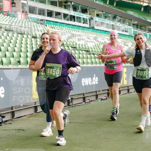 13.09.2026 - 21. swb-Marathon Bremen Michael Burmester http://msf.ph/oto/10435465 13.09.2026 13:34:08 Laufen im Stadion 155, 170, 193, 368, 428, 594, 679, 709, 765, 786, 787, 916, 1001, 1026, 1048, 1051, 1098, 1280, 1292, 1321, 1377, 1444, 1553, 1557, 1560, 1591, 1592, 1607, 1661, 1703, 1760, 1772, 1784, 1827, 1996, 2077, 2132, 2226, 2338, 2399, 2400, 2451, 2479, 2511, 2515, 2543, 2616, 2630, 2641, 2718, 2735, 2757, 2769, 2787, 2791, 2982, 3014, 3179, 3345, 3443, 3503, 3547, 3577, 3601, 3614, 3660, 3708, 3709, 3720, 3797, 3875, 3901, 3911, 3914, 3952, 4001, 4014, 5151 meine-sportfotos.de