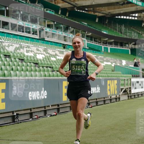 13.09.2026 - 21. swb-Marathon Bremen Michael Burmester http://msf.ph/oto/10435496 13.09.2026 12:37:53 Laufen im Stadion 277, 346, 466, 658, 895, 1090, 1118, 1320, 1323, 1385, 1485, 1583, 1604, 1754, 1911, 2073, 2141, 2352, 2585, 2670, 3080, 3606, 3617, 6112, 7244, 7650, 7768, 8077, 8081, 8729, 9399, 9522, 9617, 250, 272, 299, 525, 919, 1089, 1212, 2072, 5428, 7741 meine-sportfotos.de