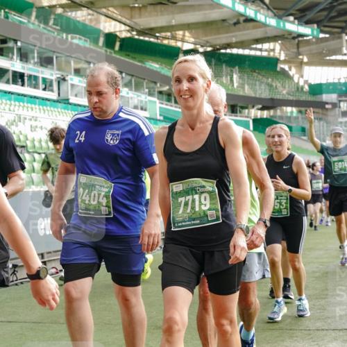 13.09.2026 - 21. swb-Marathon Bremen Michael Burmester http://msf.ph/oto/10435557 13.09.2026 13:34:13 Laufen im Stadion 155, 170, 193, 368, 428, 594, 679, 709, 765, 916, 1001, 1026, 1048, 1051, 1098, 1280, 1321, 1444, 1553, 1557, 1560, 1591, 1592, 1607, 1661, 1703, 1760, 1772, 1784, 1827, 1992, 1996, 2077, 2132, 2226, 2338, 2399, 2400, 2451, 2479, 2511, 2515, 2543, 2616, 2630, 2641, 2718, 2735, 2757, 2787, 2791, 2982, 3014, 3179, 3191, 3345, 3443, 3503, 3547, 3577, 3601, 3614, 3660, 3708, 3709, 3720, 3797, 3875, 3901, 3904, 3911, 3914, 3952, 4001, 4014, 4500, 4561, 5151 meine-sportfotos.de