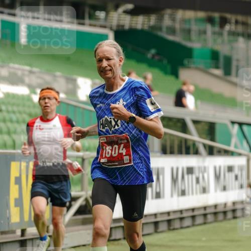 13.09.2026 - 21. swb-Marathon Bremen Michael Burmester http://msf.ph/oto/10435564 13.09.2026 12:37:59 Laufen im Stadion 277, 346, 466, 658, 895, 901, 1090, 1118, 1320, 1323, 1385, 1485, 1583, 1604, 1754, 1911, 2073, 2141, 2352, 2585, 2670, 3080, 3606, 3617, 5160, 6112, 7244, 7650, 8077, 8081, 8729, 9399, 9522, 9617, 250, 272, 299, 525, 919, 1089, 1212, 2072, 5428 meine-sportfotos.de