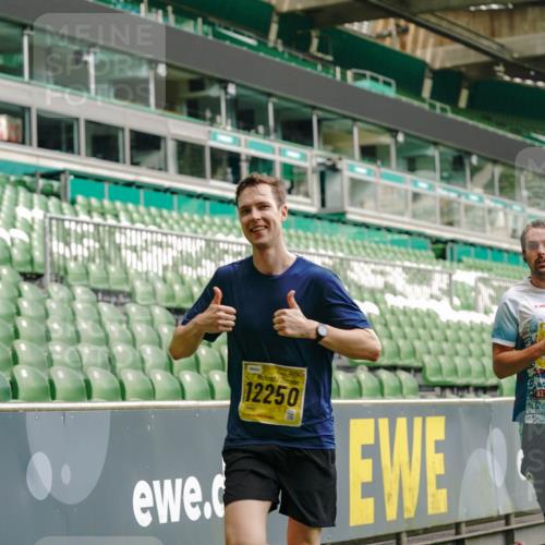 13.09.2026 - 21. swb-Marathon Bremen Michael Burmester http://msf.ph/oto/10435566 13.09.2026 10:25:51 Laufen im Stadion 10143, 10210, 10214, 10228, 10312, 10318, 10328, 10336, 10337, 10342, 10346, 10352, 10358, 10398, 10436, 10445, 10447, 10454, 10456, 10536, 10593, 10632, 10735, 10742, 10775, 10806, 10816, 10861, 10866, 10987, 10988, 11015, 11019, 11020, 11088, 11108, 11130, 11135, 11155, 11187, 11199, 11209, 11232, 11265, 11279, 11312, 11375, 11442, 11447, 11468, 11527, 11607, 11615, 11630, 11632, 11704, 11758, 11826, 11948, 12281, 12406, 12426, 12525, 13585 meine-sportfotos.de