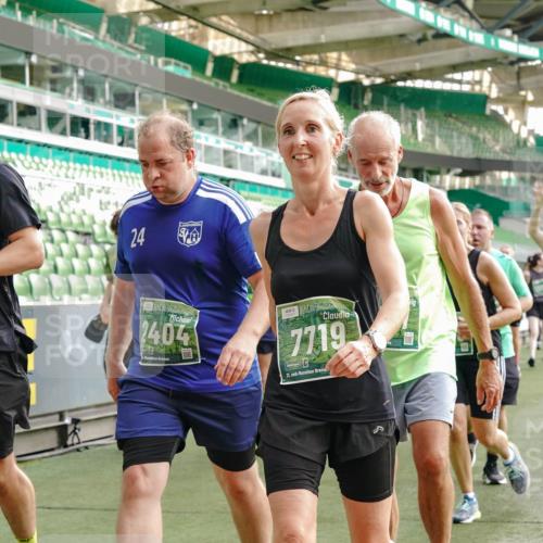 13.09.2026 - 21. swb-Marathon Bremen Michael Burmester http://msf.ph/oto/10435576 13.09.2026 13:34:14 Laufen im Stadion 155, 170, 193, 368, 428, 594, 679, 709, 765, 916, 1001, 1026, 1048, 1051, 1098, 1280, 1321, 1444, 1553, 1557, 1560, 1591, 1592, 1607, 1661, 1703, 1760, 1772, 1784, 1827, 1992, 1996, 2077, 2132, 2226, 2338, 2399, 2400, 2451, 2479, 2511, 2515, 2543, 2616, 2630, 2641, 2718, 2735, 2757, 2787, 2791, 2982, 3014, 3179, 3191, 3345, 3443, 3503, 3547, 3577, 3601, 3614, 3660, 3708, 3709, 3720, 3797, 3875, 3901, 3904, 3911, 3914, 3952, 4001, 4014, 4500, 4561, 5151 meine-sportfotos.de