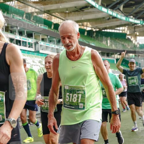 13.09.2026 - 21. swb-Marathon Bremen Michael Burmester http://msf.ph/oto/10435586 13.09.2026 13:34:15 Laufen im Stadion 155, 170, 193, 368, 428, 594, 679, 709, 765, 916, 1001, 1026, 1048, 1051, 1098, 1280, 1321, 1396, 1444, 1553, 1557, 1560, 1591, 1592, 1607, 1661, 1703, 1760, 1772, 1784, 1827, 1992, 1996, 2077, 2132, 2226, 2338, 2399, 2400, 2451, 2479, 2511, 2515, 2543, 2616, 2630, 2641, 2718, 2735, 2757, 2787, 2791, 2982, 3014, 3179, 3191, 3345, 3443, 3503, 3547, 3577, 3601, 3614, 3660, 3708, 3709, 3720, 3797, 3875, 3901, 3904, 3911, 3914, 3952, 4001, 4014, 4500, 4561, 5151 meine-sportfotos.de