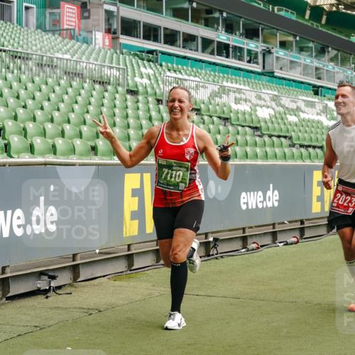 13.09.2026 - 21. swb-Marathon Bremen Michael Burmester http://msf.ph/oto/10435593 13.09.2026 13:05:28 Laufen im Stadion 109, 178, 217, 244, 287, 323, 394, 430, 454, 534, 536, 565, 578, 647, 784, 891, 900, 1073, 1239, 1243, 1274, 1307, 1308, 1373, 1380, 1456, 1533, 1581, 1627, 1653, 1656, 1687, 1780, 1914, 1932, 1941, 2023, 2076, 2089, 2126, 2241, 2244, 2265, 2301, 2310, 2355, 2369, 2393, 2430, 2452, 2464, 2602, 2723, 2742, 2764, 2867, 2872, 2891, 2910, 2919, 2957, 2959, 2985, 3028, 3030, 3115, 3217, 3278, 3320, 3343, 3419, 3425, 3444, 3485, 3521, 3796, 3909 meine-sportfotos.de