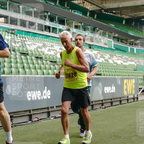 13.09.2026 - 21. swb-Marathon Bremen Michael Burmester http://msf.ph/oto/10435604 13.09.2026 10:25:52 Laufen im Stadion 10143, 10210, 10214, 10228, 10312, 10318, 10328, 10336, 10337, 10342, 10346, 10352, 10358, 10398, 10436, 10445, 10447, 10454, 10456, 10536, 10593, 10632, 10735, 10742, 10775, 10806, 10807, 10816, 10861, 10866, 10987, 10988, 11015, 11019, 11020, 11088, 11108, 11130, 11135, 11155, 11187, 11199, 11209, 11232, 11265, 11279, 11312, 11375, 11442, 11447, 11468, 11527, 11607, 11615, 11630, 11632, 11704, 11758, 11826, 11948, 12281, 12406, 12426, 12525, 13585 meine-sportfotos.de