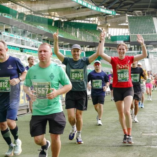 13.09.2026 - 21. swb-Marathon Bremen Michael Burmester http://msf.ph/oto/10435619 13.09.2026 13:34:16 Laufen im Stadion 155, 170, 193, 368, 428, 594, 679, 709, 765, 916, 1001, 1026, 1048, 1051, 1098, 1280, 1321, 1396, 1444, 1553, 1557, 1560, 1591, 1592, 1607, 1661, 1703, 1760, 1772, 1784, 1827, 1992, 1996, 2077, 2132, 2226, 2338, 2399, 2400, 2451, 2479, 2511, 2515, 2543, 2616, 2630, 2641, 2718, 2735, 2757, 2787, 2791, 2982, 3014, 3179, 3191, 3345, 3443, 3503, 3547, 3577, 3601, 3614, 3660, 3708, 3709, 3720, 3797, 3875, 3901, 3904, 3911, 3914, 3952, 4001, 4014, 4500, 4546, 4561, 5151 meine-sportfotos.de