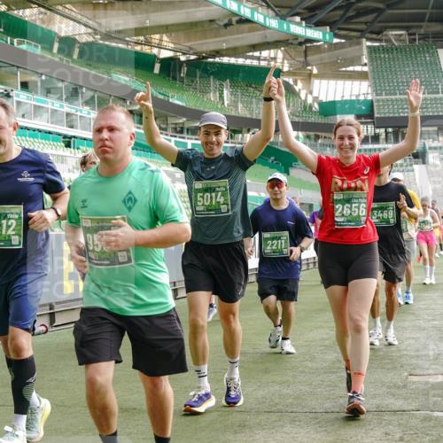 13.09.2026 - 21. swb-Marathon Bremen Michael Burmester http://msf.ph/oto/10435630 13.09.2026 13:34:16 Laufen im Stadion 155, 170, 193, 368, 428, 594, 679, 709, 765, 916, 1001, 1026, 1048, 1051, 1098, 1280, 1321, 1396, 1444, 1553, 1557, 1560, 1591, 1592, 1607, 1661, 1703, 1760, 1772, 1784, 1827, 1992, 1996, 2077, 2132, 2226, 2338, 2399, 2400, 2451, 2479, 2511, 2515, 2543, 2616, 2630, 2641, 2718, 2735, 2757, 2787, 2791, 2982, 3014, 3179, 3191, 3345, 3443, 3503, 3547, 3577, 3601, 3614, 3660, 3708, 3709, 3720, 3797, 3875, 3901, 3904, 3911, 3914, 3952, 4001, 4014, 4500, 4546, 4561, 5151 meine-sportfotos.de
