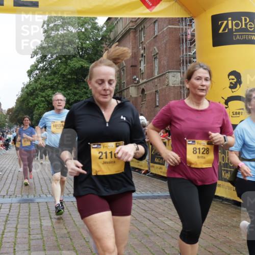 13.09.2026 - Kiel Lauf Yannick Fuchs http://msf.ph/oto/10435672 13.09.2026 09:49:46 Ziel 2066, 2110, 2366, 2976, 3571, 3687, 4067, 4125, 6359, 6658, 7606, 7641, 7884, 8128, 9944, 10105, 10159, 10229, 10565, 10990, 11973, 12045, 12560, 12749, 784, 2065, 2115, 2327, 2626, 2731, 2919, 3094, 3785, 4173, 4363, 4364, 4376, 4711, 4962, 5404, 8617, 8681, 8869, 10145, 11989, 11990, 12492, 12632, 639, 951, 1033, 1796, 3042, 3602, 3914, 4856, 5791, 6706, 6707, 7142, 7937, 8584, 8585, 8589, 8790, 8890, 9122, 9780, 10074, 10178, 12047, 12462 meine-sportfotos.de