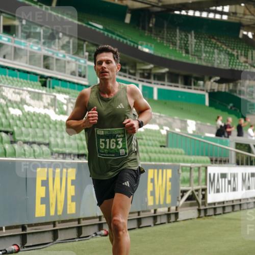 13.09.2026 - 21. swb-Marathon Bremen Michael Burmester http://msf.ph/oto/10435678 13.09.2026 12:38:06 Laufen im Stadion 277, 346, 466, 658, 895, 901, 1090, 1118, 1248, 1320, 1323, 1385, 1472, 1485, 1583, 1587, 1604, 1754, 1911, 2073, 2141, 2352, 2585, 2670, 3080, 3606, 3617, 5160, 6112, 7244, 7650, 8077, 8081, 8729, 9399, 9522, 9617, 250, 272, 299, 525, 919, 1089, 1212, 1875, 2072, 5428 meine-sportfotos.de