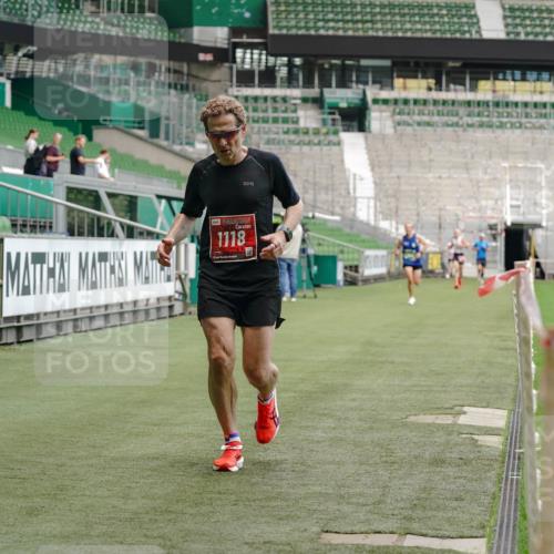 13.09.2026 - 21. swb-Marathon Bremen Michael Burmester http://msf.ph/oto/10435699 13.09.2026 12:38:08 Laufen im Stadion 277, 346, 466, 658, 895, 901, 1090, 1118, 1248, 1320, 1323, 1385, 1472, 1485, 1583, 1587, 1604, 1754, 1911, 2073, 2141, 2352, 2585, 2670, 3080, 3606, 3617, 5160, 5163, 6112, 7244, 7650, 8077, 8081, 8729, 9399, 9522, 9617, 250, 272, 299, 525, 919, 1089, 1212, 1875, 2072, 5428 meine-sportfotos.de