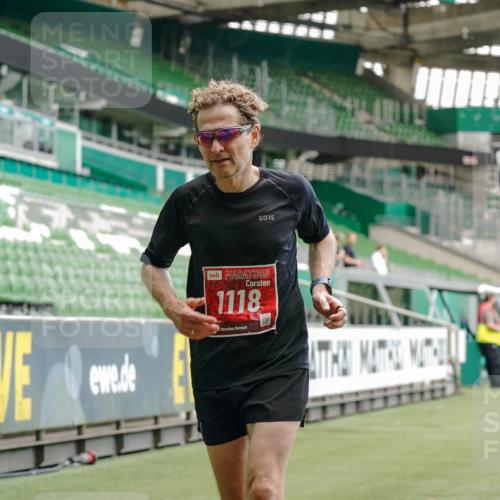 13.09.2026 - 21. swb-Marathon Bremen Michael Burmester http://msf.ph/oto/10435736 13.09.2026 12:38:09 Laufen im Stadion 277, 346, 466, 658, 895, 901, 1090, 1118, 1248, 1320, 1323, 1385, 1472, 1485, 1583, 1587, 1604, 1754, 1911, 2073, 2141, 2352, 2585, 2670, 3080, 3606, 3617, 5160, 5163, 6112, 7244, 7650, 8077, 8081, 8729, 9399, 9522, 9617, 250, 272, 299, 525, 919, 1089, 1212, 1875, 2072, 5428 meine-sportfotos.de