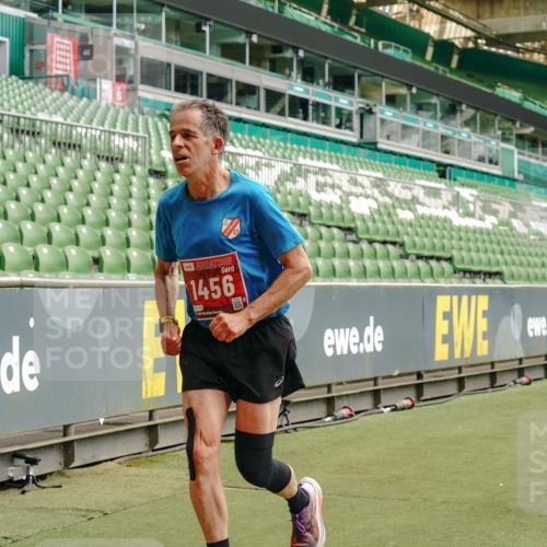 13.09.2026 - 21. swb-Marathon Bremen Michael Burmester http://msf.ph/oto/10435738 13.09.2026 13:05:31 Laufen im Stadion 109, 178, 217, 244, 287, 323, 394, 430, 454, 534, 536, 565, 578, 613, 647, 784, 891, 900, 1073, 1239, 1243, 1274, 1307, 1308, 1373, 1380, 1456, 1533, 1581, 1627, 1656, 1687, 1780, 1914, 1932, 1941, 2023, 2076, 2089, 2126, 2241, 2244, 2265, 2301, 2310, 2355, 2369, 2393, 2430, 2452, 2464, 2602, 2723, 2742, 2764, 2867, 2872, 2891, 2910, 2919, 2957, 2959, 2985, 3028, 3030, 3115, 3217, 3278, 3320, 3343, 3419, 3425, 3444, 3485, 3521, 3796, 3909 meine-sportfotos.de