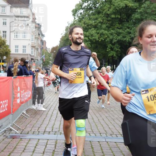 13.09.2026 - Kiel Lauf Yannick Fuchs http://msf.ph/oto/10435782 13.09.2026 09:49:52 Ziel 2066, 2110, 2366, 2976, 3571, 3687, 4067, 4125, 5791, 6359, 6658, 6706, 6707, 7606, 7641, 7884, 7937, 8128, 10105, 10159, 10178, 10229, 10565, 10990, 12047, 12462, 12560, 12749, 784, 2065, 2110, 2327, 2366, 2919, 3785, 4067, 4173, 4363, 4364, 4376, 4711, 4962, 5404, 7641, 8128, 8869, 9944, 10145, 11973, 12045, 12492, 12632, 639, 951, 1033, 1796, 3042, 3602, 3914, 4856, 5619, 7142, 7864, 8584, 8585, 8589, 8790, 8890, 9122, 9683, 9780, 10074, 10108, 10487, 10491, 10548 meine-sportfotos.de