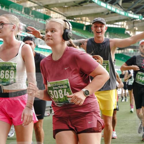 13.09.2026 - 21. swb-Marathon Bremen Michael Burmester http://msf.ph/oto/10435831 13.09.2026 13:34:32 Laufen im Stadion 155, 170, 193, 368, 428, 462, 496, 594, 679, 709, 765, 916, 1001, 1026, 1048, 1051, 1098, 1280, 1321, 1396, 1444, 1553, 1557, 1560, 1607, 1661, 1703, 1760, 1772, 1784, 1827, 1965, 1992, 1996, 2077, 2132, 2226, 2335, 2338, 2399, 2400, 2451, 2479, 2511, 2515, 2543, 2641, 2718, 2735, 2757, 2787, 2791, 2894, 2982, 3179, 3191, 3345, 3406, 3443, 3503, 3547, 3577, 3614, 3660, 3708, 3709, 3720, 3797, 3875, 3904, 3911, 3914, 3952, 4001, 4014, 4500, 4546, 4561, 5151, 5229 meine-sportfotos.de