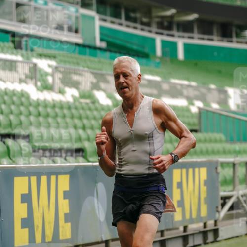 13.09.2026 - 21. swb-Marathon Bremen Michael Burmester http://msf.ph/oto/10435868 13.09.2026 12:38:29 Laufen im Stadion 277, 346, 466, 658, 895, 901, 1090, 1118, 1248, 1320, 1323, 1385, 1472, 1576, 1587, 1604, 1717, 1751, 1754, 1758, 1795, 1911, 2141, 2352, 2585, 2670, 3080, 3606, 5160, 5163, 5912, 6112, 7650, 8077, 8081, 8467, 8729, 9399, 9522, 9617, 250, 272, 299, 919, 1089, 1550, 1875, 4232, 7692 meine-sportfotos.de