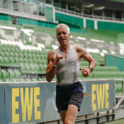 13.09.2026 - 21. swb-Marathon Bremen Michael Burmester http://msf.ph/oto/10435880 13.09.2026 12:38:29 Laufen im Stadion 277, 346, 466, 658, 895, 901, 1090, 1118, 1248, 1320, 1323, 1385, 1472, 1576, 1587, 1604, 1717, 1751, 1754, 1758, 1795, 1911, 2141, 2352, 2585, 2670, 3080, 3606, 5160, 5163, 5912, 6112, 7650, 8077, 8081, 8467, 8729, 9399, 9522, 9617, 250, 272, 299, 919, 1089, 1550, 1875, 4232, 7692 meine-sportfotos.de