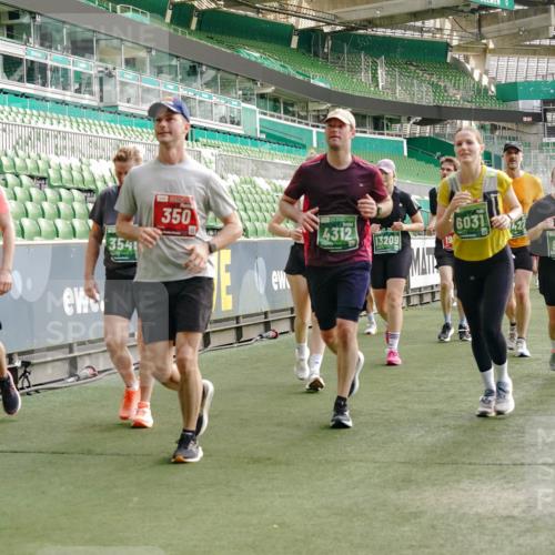 13.09.2026 - 21. swb-Marathon Bremen Michael Burmester http://msf.ph/oto/10435898 13.09.2026 13:34:47 Laufen im Stadion 170, 193, 368, 428, 462, 496, 594, 679, 709, 765, 916, 1026, 1048, 1098, 1280, 1321, 1396, 1444, 1553, 1557, 1560, 1607, 1661, 1703, 1760, 1772, 1784, 1827, 1965, 1974, 1977, 1992, 1996, 2335, 2338, 2399, 2400, 2451, 2479, 2511, 2515, 2543, 2641, 2650, 2718, 2735, 2757, 2787, 2791, 2894, 2982, 3090, 3179, 3191, 3345, 3406, 3443, 3503, 3547, 3577, 3614, 3660, 3708, 3709, 3720, 3875, 3904, 3911, 3914, 3952, 4001, 4014, 4200, 4290, 4500, 4546, 4561, 4880, 4967, 5151, 5229 meine-sportfotos.de