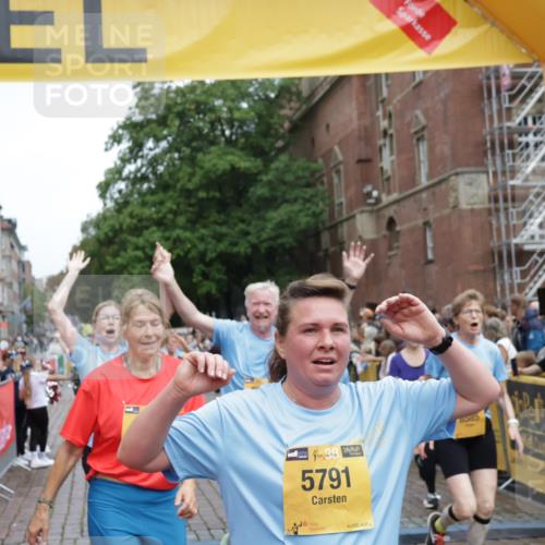 13.09.2026 - Kiel Lauf Yannick Fuchs http://msf.ph/oto/10435905 13.09.2026 09:50:04 Ziel 639, 951, 1033, 1796, 3042, 3602, 3914, 4856, 5619, 5791, 7142, 8584, 8585, 8589, 8790, 8890, 9122, 9780, 10074, 10108, 10178, 10487, 10491, 10653, 11565, 11814, 12462, 2065, 2066, 2110, 2366, 2976, 3571, 3687, 4067, 4125, 4363, 4376, 6359, 6658, 6706, 6707, 7606, 7641, 7884, 7937, 8128, 9944, 10105, 10159, 10229, 10565, 10990, 11973, 12045, 12047, 12560, 12749, 1366, 5184, 5254, 5535, 5596, 7864, 8023, 8042, 9683, 9793, 10548, 2327 meine-sportfotos.de