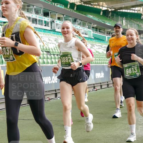 13.09.2026 - 21. swb-Marathon Bremen Michael Burmester http://msf.ph/oto/10435918 13.09.2026 13:34:50 Laufen im Stadion 170, 193, 368, 428, 462, 496, 594, 679, 709, 765, 916, 1026, 1048, 1098, 1280, 1321, 1396, 1444, 1553, 1557, 1560, 1607, 1661, 1703, 1760, 1772, 1784, 1827, 1965, 1974, 1977, 1992, 1996, 2335, 2338, 2399, 2400, 2451, 2479, 2511, 2515, 2543, 2641, 2650, 2718, 2735, 2757, 2787, 2789, 2791, 2894, 2982, 3090, 3179, 3191, 3345, 3406, 3443, 3503, 3547, 3577, 3660, 3708, 3709, 3720, 3875, 3904, 3911, 3914, 3952, 4001, 4014, 4200, 4290, 4500, 4546, 4561, 4880, 4967, 5000, 5151, 5229 meine-sportfotos.de