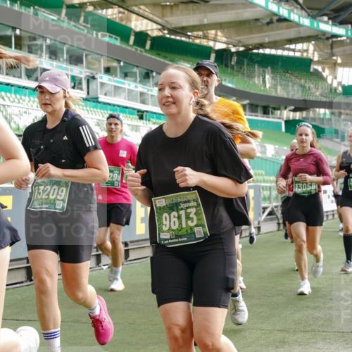 13.09.2026 - 21. swb-Marathon Bremen Michael Burmester http://msf.ph/oto/10435942 13.09.2026 13:34:50 Laufen im Stadion 170, 193, 368, 428, 462, 496, 594, 679, 709, 765, 916, 1026, 1048, 1098, 1280, 1321, 1396, 1444, 1553, 1557, 1560, 1607, 1661, 1703, 1760, 1772, 1784, 1827, 1965, 1974, 1977, 1992, 1996, 2335, 2338, 2399, 2400, 2451, 2479, 2511, 2515, 2543, 2641, 2650, 2718, 2735, 2757, 2787, 2789, 2791, 2894, 2982, 3090, 3179, 3191, 3345, 3406, 3443, 3503, 3547, 3577, 3660, 3708, 3709, 3720, 3875, 3904, 3911, 3914, 3952, 4001, 4014, 4200, 4290, 4500, 4546, 4561, 4880, 4967, 5000, 5151, 5229 meine-sportfotos.de