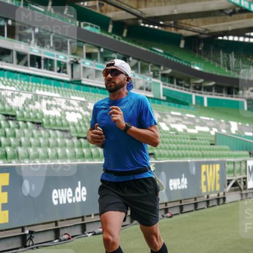 13.09.2026 - 21. swb-Marathon Bremen Michael Burmester http://msf.ph/oto/10435954 13.09.2026 12:38:32 Laufen im Stadion 277, 346, 466, 658, 895, 901, 1090, 1118, 1248, 1320, 1323, 1385, 1472, 1576, 1587, 1604, 1717, 1751, 1754, 1758, 1795, 1800, 1911, 2141, 2352, 2585, 2670, 3080, 3606, 5160, 5163, 5912, 6112, 7650, 8077, 8081, 8467, 8729, 9399, 9522, 9617, 250, 272, 299, 919, 1089, 1550, 1875, 4232, 7692 meine-sportfotos.de