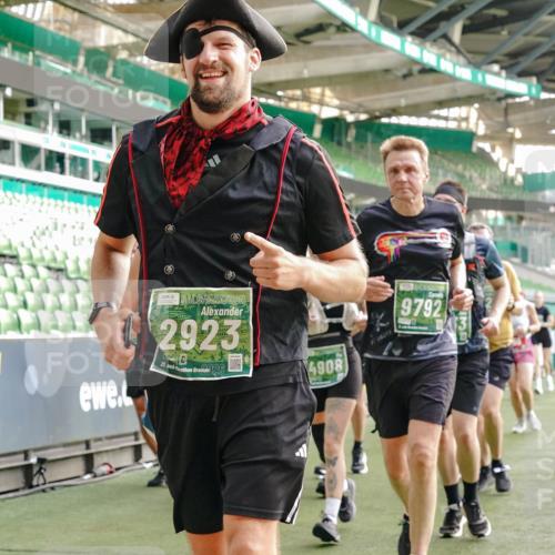 13.09.2026 - 21. swb-Marathon Bremen Michael Burmester http://msf.ph/oto/10435971 13.09.2026 13:34:56 Laufen im Stadion 170, 193, 368, 428, 462, 496, 679, 709, 916, 1026, 1048, 1098, 1280, 1321, 1396, 1444, 1553, 1557, 1560, 1607, 1661, 1703, 1760, 1772, 1784, 1827, 1965, 1974, 1977, 1992, 1996, 2335, 2338, 2451, 2479, 2511, 2515, 2543, 2641, 2650, 2735, 2757, 2787, 2789, 2791, 2894, 2982, 3090, 3179, 3191, 3345, 3406, 3443, 3503, 3547, 3577, 3660, 3708, 3709, 3720, 3801, 3875, 3904, 3911, 3914, 3952, 4001, 4014, 4200, 4290, 4500, 4546, 4561, 4880, 4967, 5000, 5151, 5229 meine-sportfotos.de