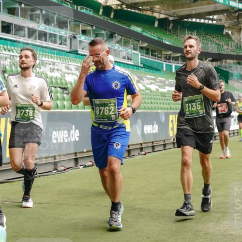 13.09.2026 - 21. swb-Marathon Bremen Michael Burmester http://msf.ph/oto/10436005 13.09.2026 13:05:36 Laufen im Stadion 109, 178, 217, 244, 287, 323, 394, 430, 454, 534, 536, 565, 578, 613, 647, 784, 891, 900, 1073, 1239, 1243, 1274, 1307, 1308, 1365, 1373, 1380, 1456, 1533, 1574, 1581, 1627, 1656, 1687, 1780, 1909, 1914, 1932, 1941, 2023, 2076, 2089, 2126, 2241, 2244, 2265, 2301, 2310, 2355, 2369, 2393, 2430, 2452, 2464, 2602, 2723, 2742, 2764, 2867, 2872, 2910, 2919, 2957, 2959, 2985, 3028, 3030, 3115, 3217, 3278, 3320, 3343, 3419, 3425, 3444, 3485, 3521, 3796, 3909 meine-sportfotos.de