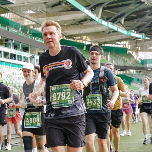 13.09.2026 - 21. swb-Marathon Bremen Michael Burmester http://msf.ph/oto/10436020 13.09.2026 13:34:57 Laufen im Stadion 170, 193, 368, 428, 462, 496, 679, 709, 916, 1026, 1048, 1098, 1280, 1321, 1396, 1444, 1553, 1557, 1560, 1607, 1661, 1703, 1726, 1760, 1772, 1784, 1827, 1965, 1974, 1977, 1992, 1996, 2335, 2338, 2451, 2479, 2511, 2515, 2543, 2641, 2650, 2735, 2757, 2787, 2789, 2791, 2894, 2982, 3090, 3179, 3191, 3345, 3406, 3443, 3503, 3547, 3577, 3660, 3708, 3709, 3720, 3801, 3875, 3904, 3911, 3914, 3952, 4001, 4014, 4200, 4290, 4500, 4546, 4561, 4880, 4967, 5000, 5151, 5229, 6669 meine-sportfotos.de