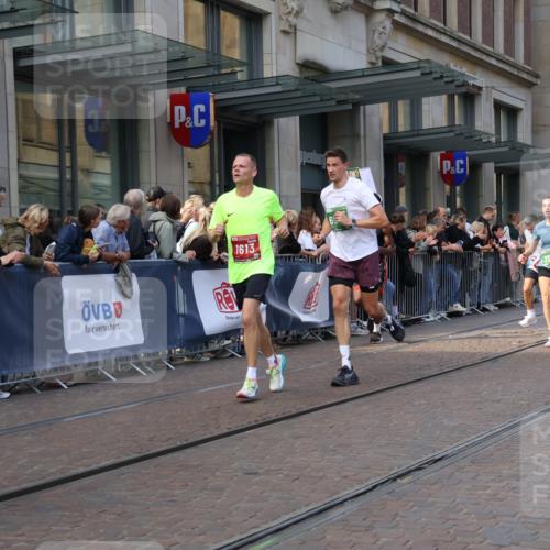 13.09.2026 - 21. swb-Marathon Bremen Strokosch-Dieckow http://msf.ph/oto/10436023 13.09.2026 13:14:15 Ziel 199, 376, 469, 1043, 1125, 1455, 1492, 1814, 2251, 2847, 2913, 2971, 2997, 3012, 3085, 3545, 3821, 3834, 4097, 4246, 4452, 4586, 4685, 5239, 5794, 5836, 5962, 5986, 6130, 6506, 7117, 7251, 7782, 7826, 8366, 8456, 9242, 9868, 10016, 107, 235, 670, 1433, 1542, 1613, 1998, 2043, 2084, 2203, 2701, 2824, 2913, 2922, 4728, 5593, 5610, 5986, 6145, 7029, 7435, 7591, 7659, 7963, 8118, 8886, 8919, 9426, 9635, 9783, 10105 meine-sportfotos.de