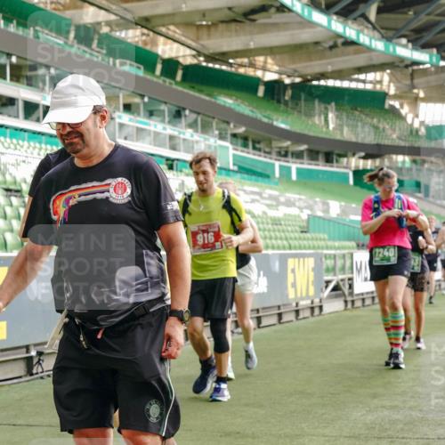 13.09.2026 - 21. swb-Marathon Bremen Michael Burmester http://msf.ph/oto/10436055 13.09.2026 13:35:06 Laufen im Stadion 170, 193, 368, 428, 462, 496, 657, 679, 709, 916, 1026, 1048, 1098, 1280, 1321, 1396, 1432, 1444, 1553, 1557, 1560, 1607, 1661, 1703, 1726, 1772, 1784, 1827, 1965, 1974, 1977, 1992, 1996, 2335, 2338, 2451, 2479, 2511, 2543, 2578, 2641, 2650, 2735, 2757, 2787, 2789, 2791, 2894, 3090, 3179, 3191, 3345, 3406, 3472, 3503, 3547, 3555, 3577, 3660, 3708, 3709, 3720, 3801, 3875, 3904, 3914, 4001, 4014, 4200, 4290, 4500, 4546, 4561, 4880, 4967, 5000, 5151, 5229, 6669 meine-sportfotos.de
