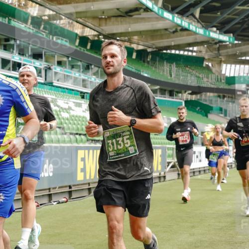 13.09.2026 - 21. swb-Marathon Bremen Michael Burmester http://msf.ph/oto/10436085 13.09.2026 13:05:37 Laufen im Stadion 109, 178, 217, 244, 287, 303, 323, 394, 430, 454, 534, 536, 565, 578, 613, 647, 784, 891, 900, 1073, 1239, 1243, 1274, 1307, 1308, 1365, 1373, 1380, 1456, 1533, 1574, 1581, 1627, 1656, 1687, 1780, 1823, 1909, 1914, 1932, 1941, 2023, 2076, 2089, 2126, 2241, 2244, 2265, 2301, 2310, 2355, 2369, 2393, 2430, 2452, 2464, 2602, 2723, 2742, 2764, 2867, 2872, 2910, 2919, 2957, 2959, 2985, 3028, 3030, 3115, 3217, 3278, 3320, 3343, 3419, 3425, 3444, 3485, 3521, 3796, 3909 meine-sportfotos.de