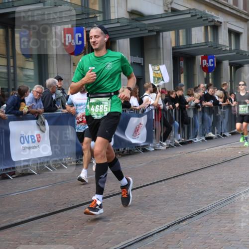 13.09.2026 - 21. swb-Marathon Bremen Strokosch-Dieckow http://msf.ph/oto/10436098 13.09.2026 13:14:18 Ziel 199, 376, 469, 615, 616, 1043, 1125, 1455, 1492, 1814, 2251, 2847, 2971, 2997, 3012, 3057, 3085, 3175, 3821, 3834, 4097, 4246, 4586, 4685, 5239, 5649, 5794, 5836, 5962, 6130, 6472, 6506, 7117, 7251, 7782, 7826, 8366, 8456, 9242, 9868, 10016, 107, 235, 469, 1433, 1542, 1613, 1998, 2043, 2084, 2203, 2701, 2824, 2913, 2922, 3545, 4452, 4728, 5593, 5610, 5986, 6145, 7029, 7435, 7591, 7659, 7963, 8118, 8886, 8919, 9426, 9783, 10105 meine-sportfotos.de