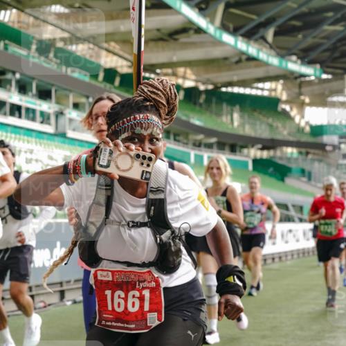 13.09.2026 - 21. swb-Marathon Bremen Michael Burmester http://msf.ph/oto/10436112 13.09.2026 13:35:20 Laufen im Stadion 170, 193, 368, 462, 496, 657, 679, 709, 916, 1015, 1026, 1048, 1280, 1321, 1396, 1432, 1444, 1553, 1560, 1607, 1703, 1726, 1772, 1784, 1827, 1965, 1974, 1977, 1992, 2335, 2338, 2451, 2511, 2578, 2641, 2650, 2688, 2735, 2789, 2791, 2894, 2933, 3090, 3179, 3191, 3345, 3406, 3472, 3547, 3555, 3588, 3660, 3708, 3709, 3720, 3801, 3904, 3914, 4014, 4200, 4290, 4500, 4546, 4561, 4880, 4967, 5000, 5151, 5229, 5332, 6669, 6864, 7023, 350 meine-sportfotos.de