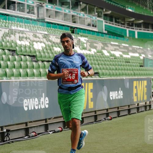 13.09.2026 - 21. swb-Marathon Bremen Michael Burmester http://msf.ph/oto/10436128 13.09.2026 12:38:44 Laufen im Stadion 277, 346, 466, 658, 807, 895, 901, 1090, 1118, 1248, 1320, 1323, 1472, 1576, 1587, 1604, 1717, 1751, 1754, 1758, 1795, 1800, 1911, 2049, 2099, 2141, 2352, 2585, 2670, 3080, 3606, 3744, 5160, 5163, 5912, 6112, 7650, 8077, 8081, 8467, 9399, 9522, 9617, 250, 272, 850, 1089, 1550, 1875, 1993, 4232, 7692, 13033 meine-sportfotos.de
